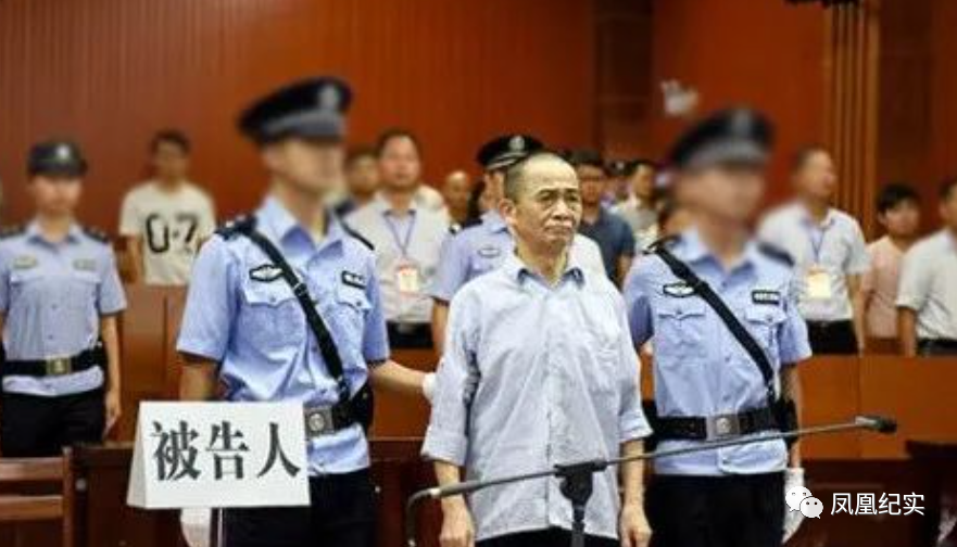 “我终于报仇了，他就该死！”广西退休法官，被歹徒连砍13刀身亡，警察牵出22年秘密